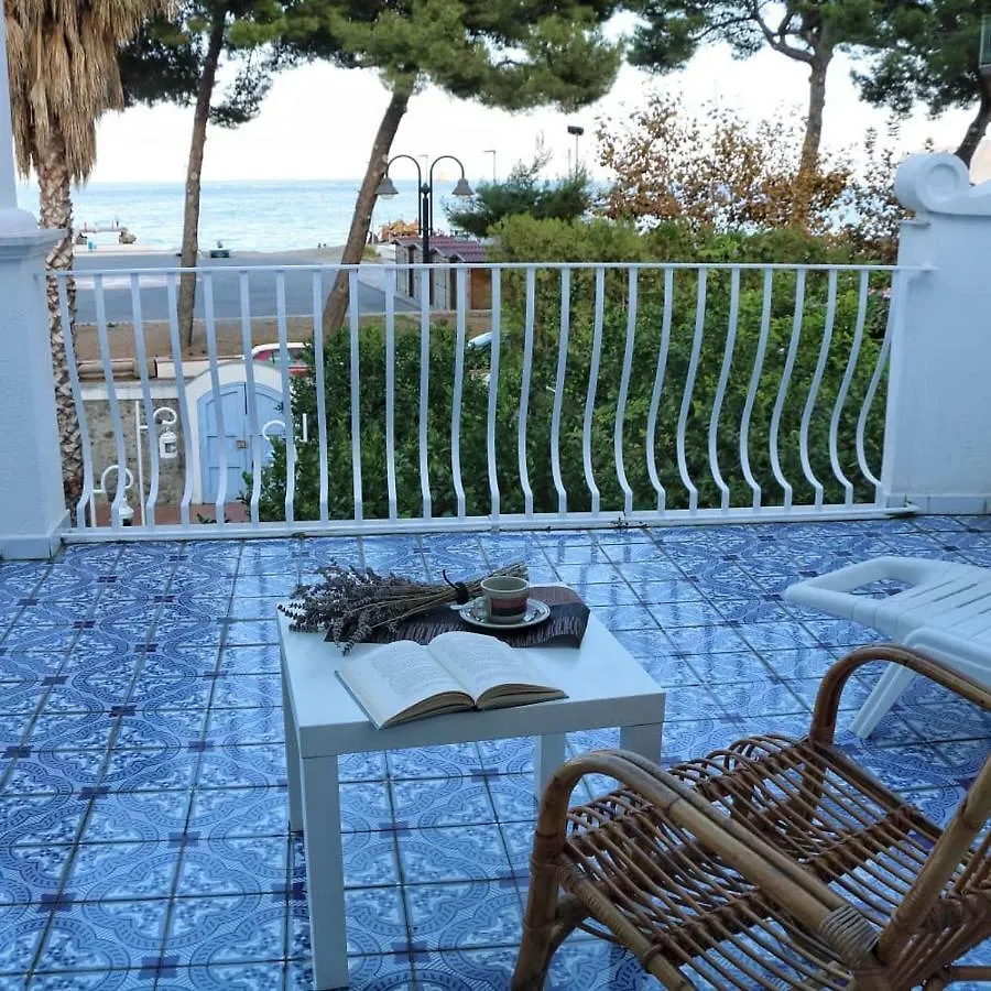 Villa Del Melograno Patti 0*,